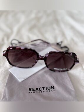 NWOT Kenneth Cole Reaction Purple Tortoiseshell Frame Sunglasses